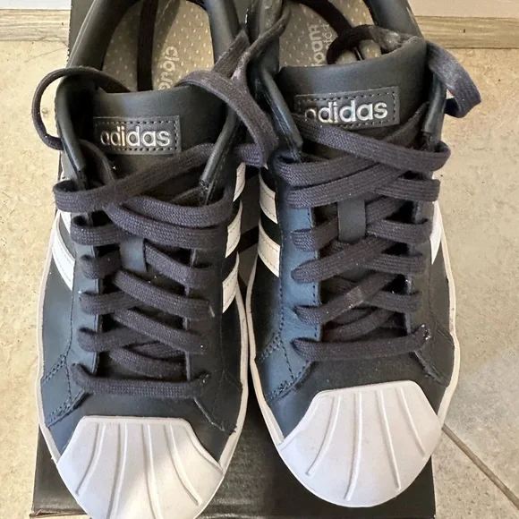 adidas gazelle silver green womens adidas Men's Sneakers Street Check Cloudfoam Court Low GW5488 GW5489 GX7217